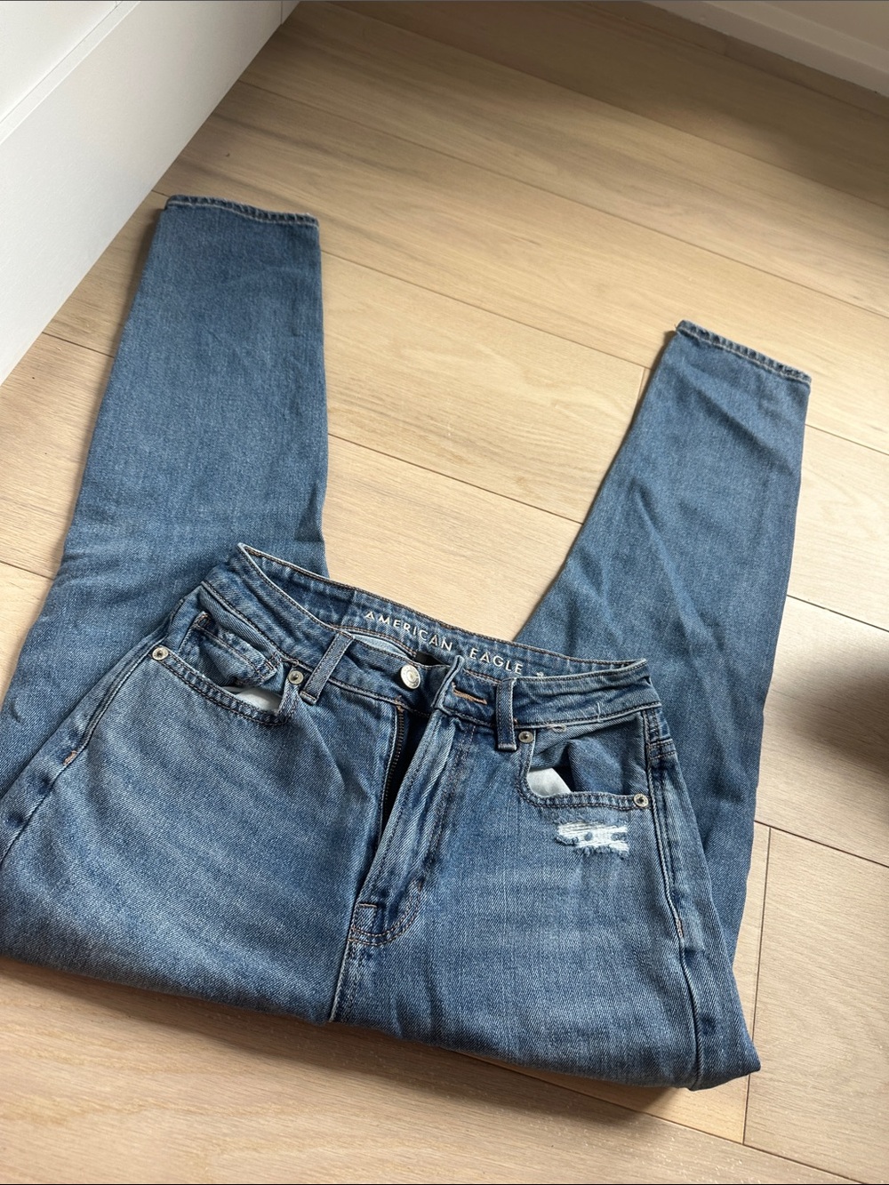 American Eagle Outfitters Women’s Medium Blue Skinny Jeans